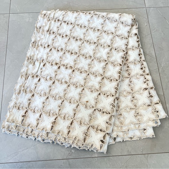 Exquisite Vintage Handmade Crochet Star Shaped Linen Bedspread Throw Table Cover - Picture 7 of 16